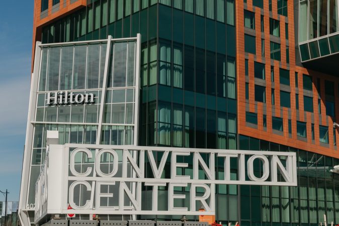 Greater Columbus Convention Center, Hilton Columbus Downtown (Hilton Tower 402)