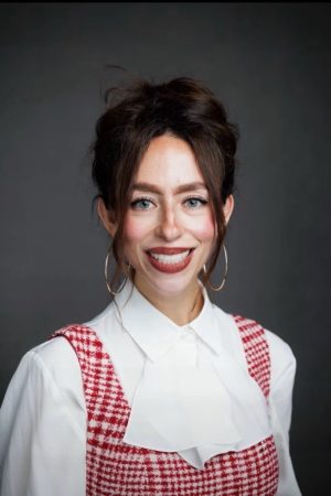 Rebecca Burns headshot new (1)
