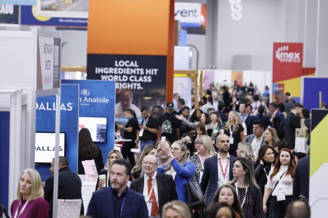 crowded corridor at IMEX America 2022